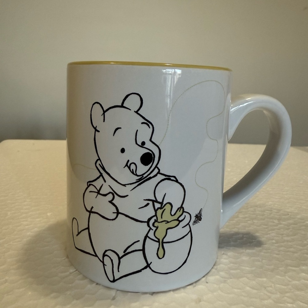 BNWT Disney 12oz Winnie The Pooh Mug